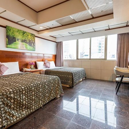 Yi Pin Business Hotel 타오위안 외부 사진