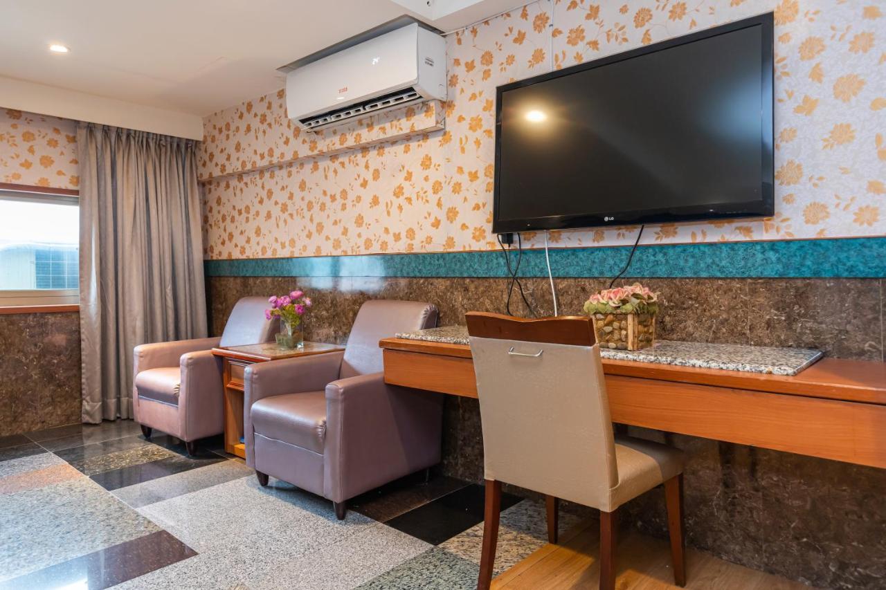 Yi Pin Business Hotel 타오위안 외부 사진