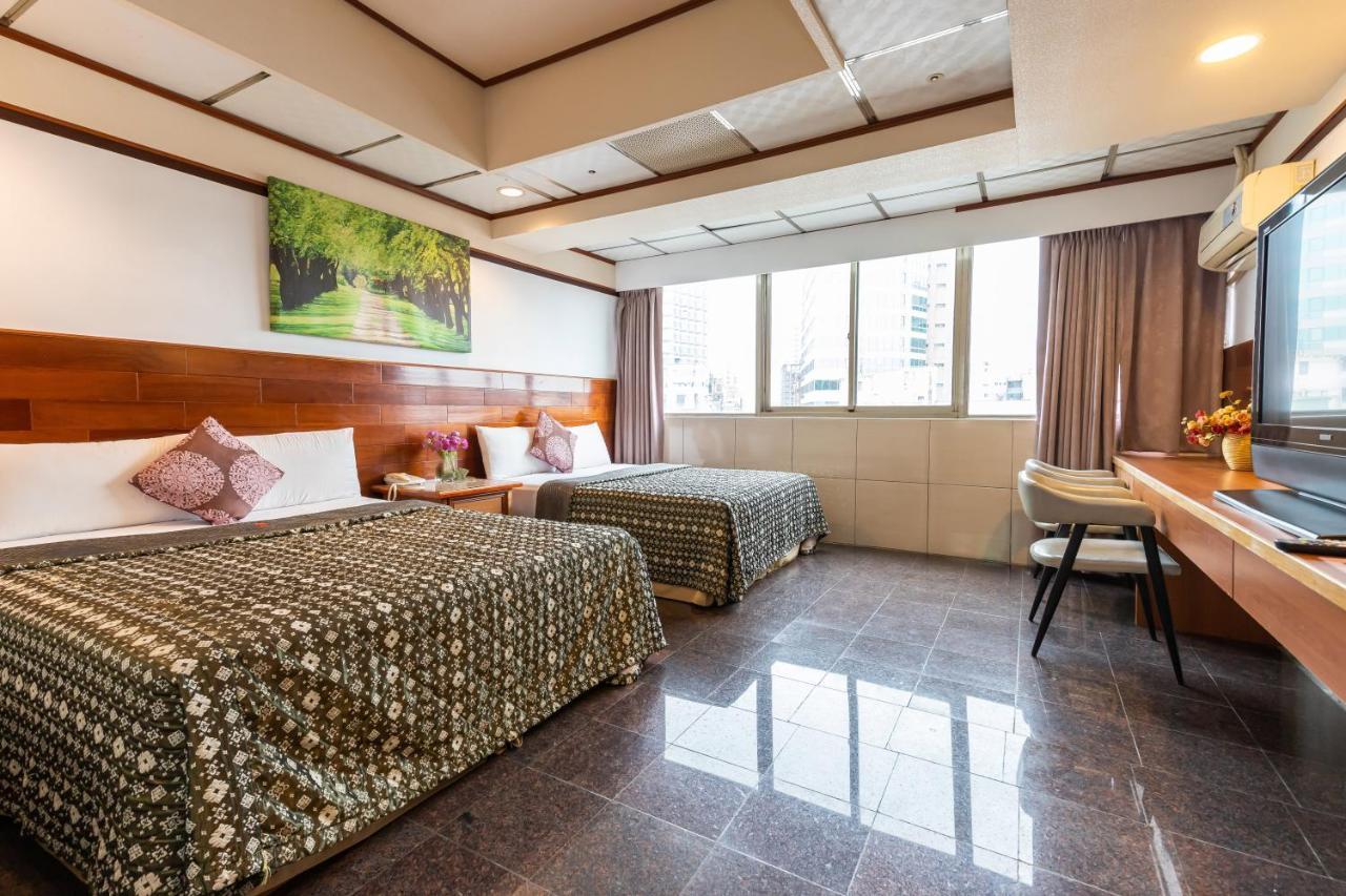 Yi Pin Business Hotel 타오위안 외부 사진
