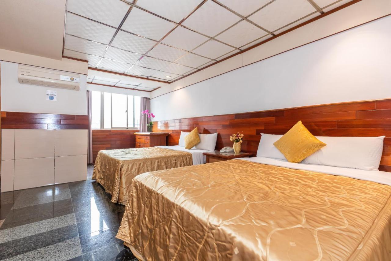 Yi Pin Business Hotel 타오위안 외부 사진