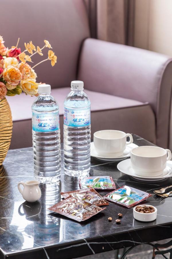 Yi Pin Business Hotel 타오위안 외부 사진