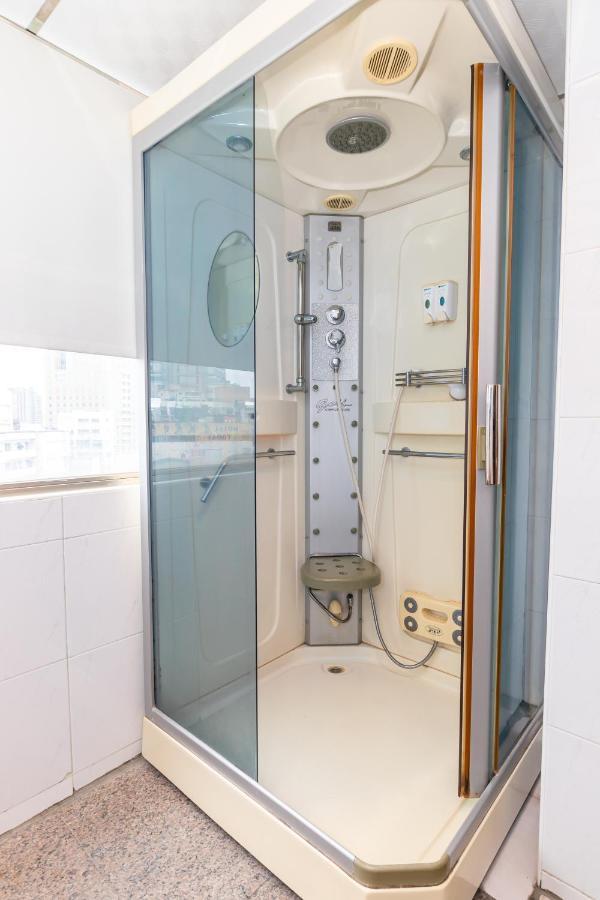 Yi Pin Business Hotel 타오위안 외부 사진