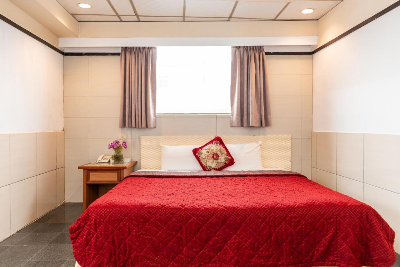 Yi Pin Business Hotel 타오위안 외부 사진