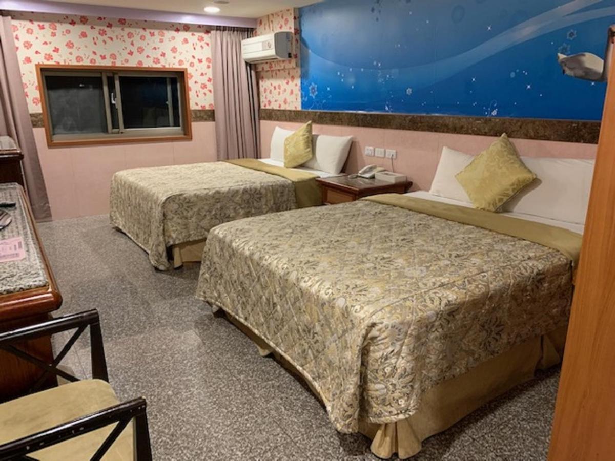 Yi Pin Business Hotel 타오위안 외부 사진