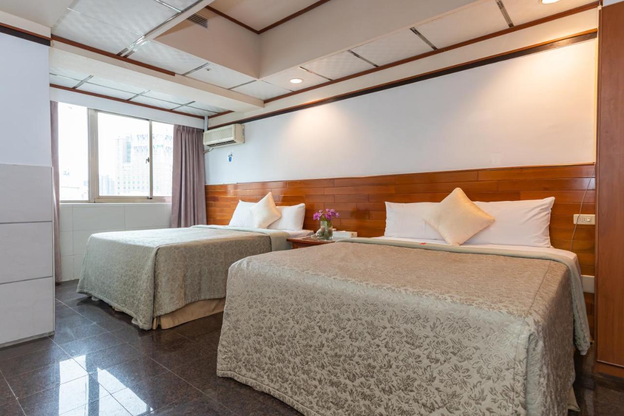 Yi Pin Business Hotel 타오위안 외부 사진