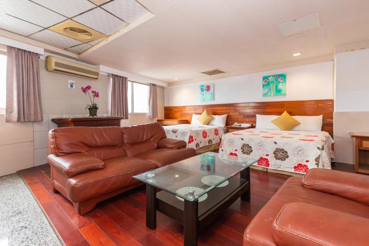 Yi Pin Business Hotel 타오위안 외부 사진
