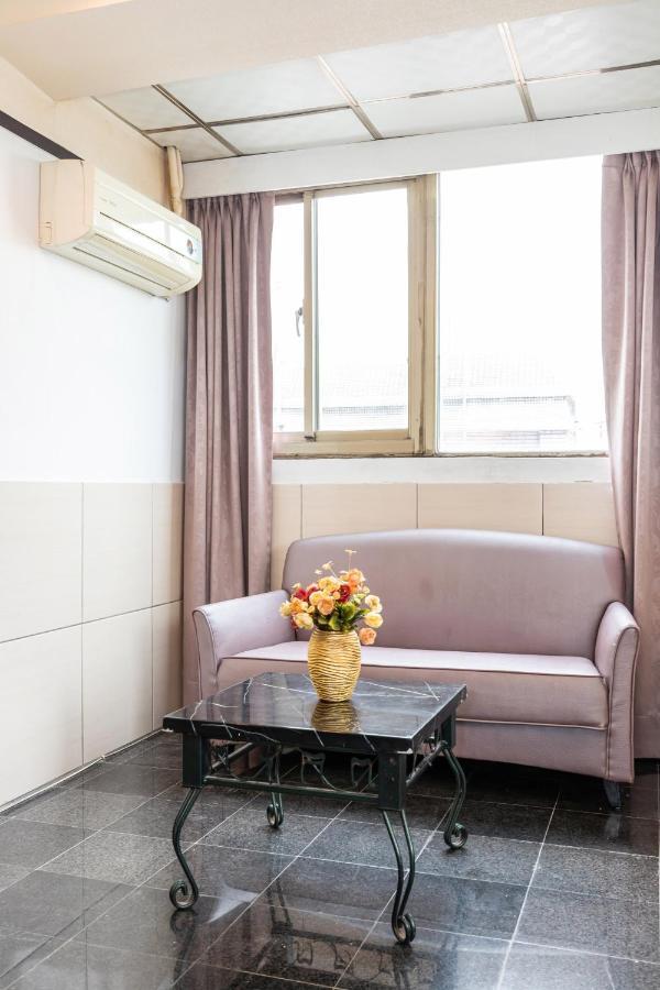 Yi Pin Business Hotel 타오위안 외부 사진