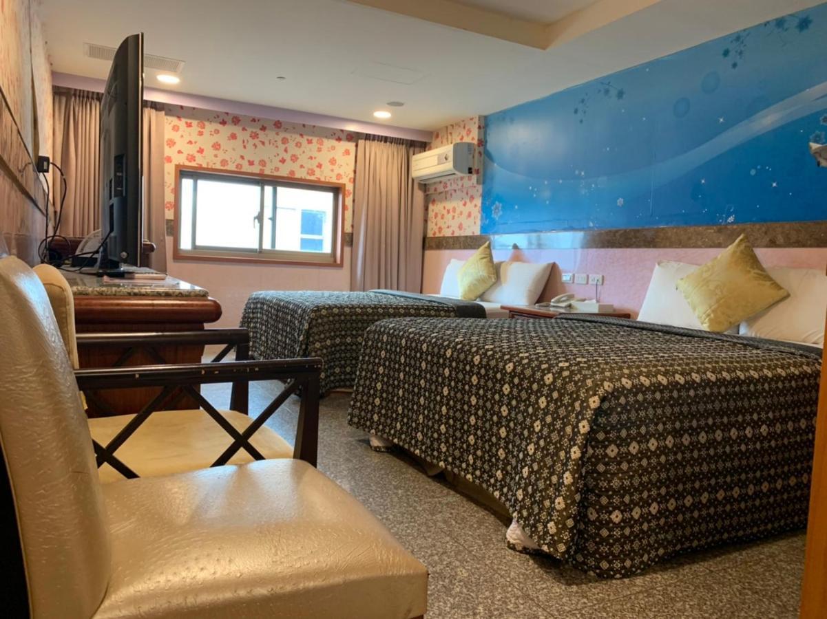 Yi Pin Business Hotel 타오위안 외부 사진