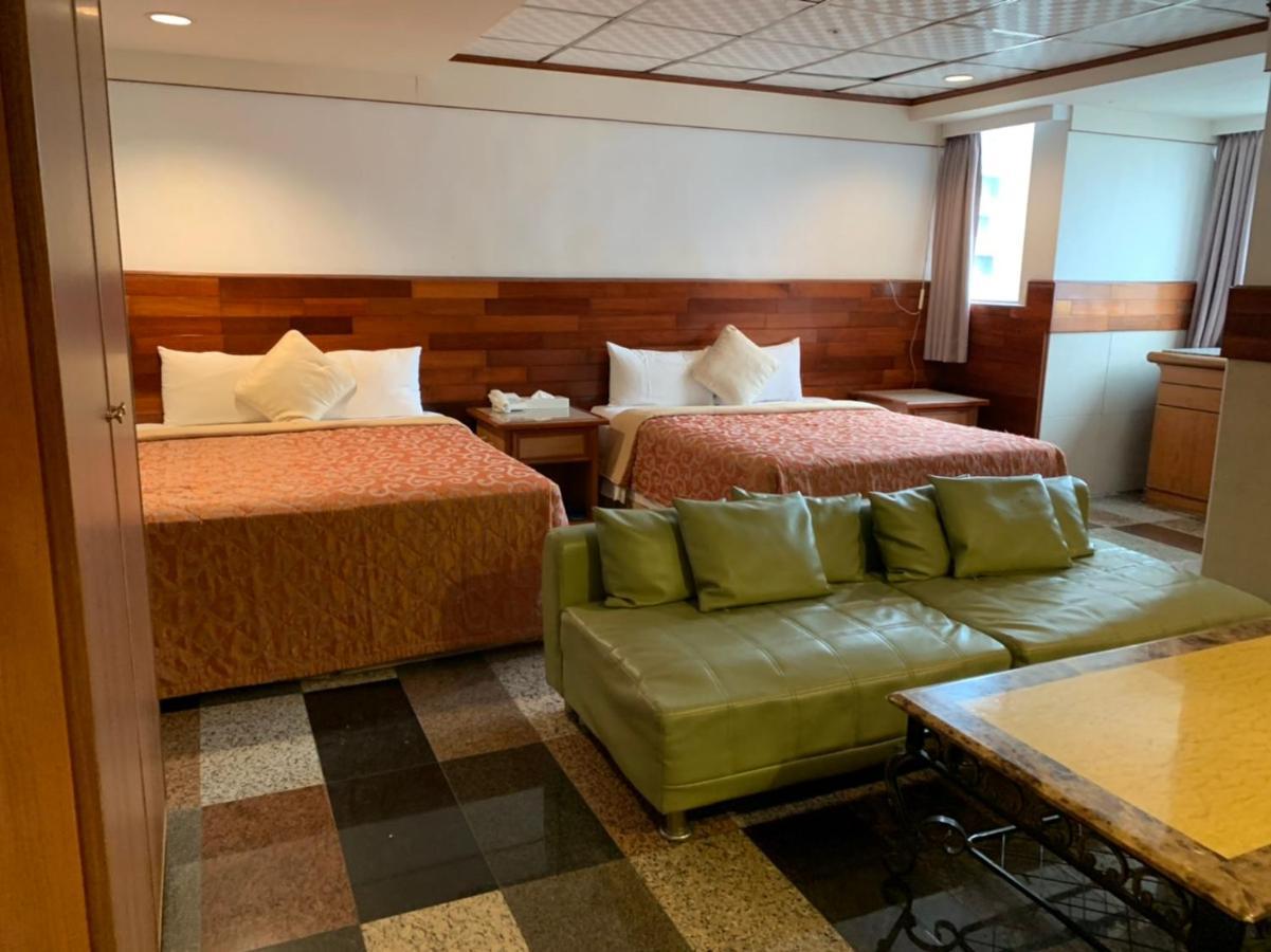 Yi Pin Business Hotel 타오위안 외부 사진