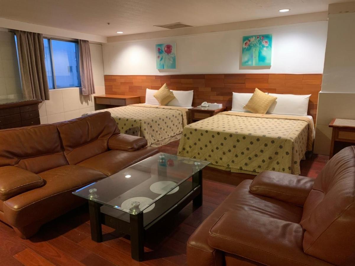 Yi Pin Business Hotel 타오위안 외부 사진