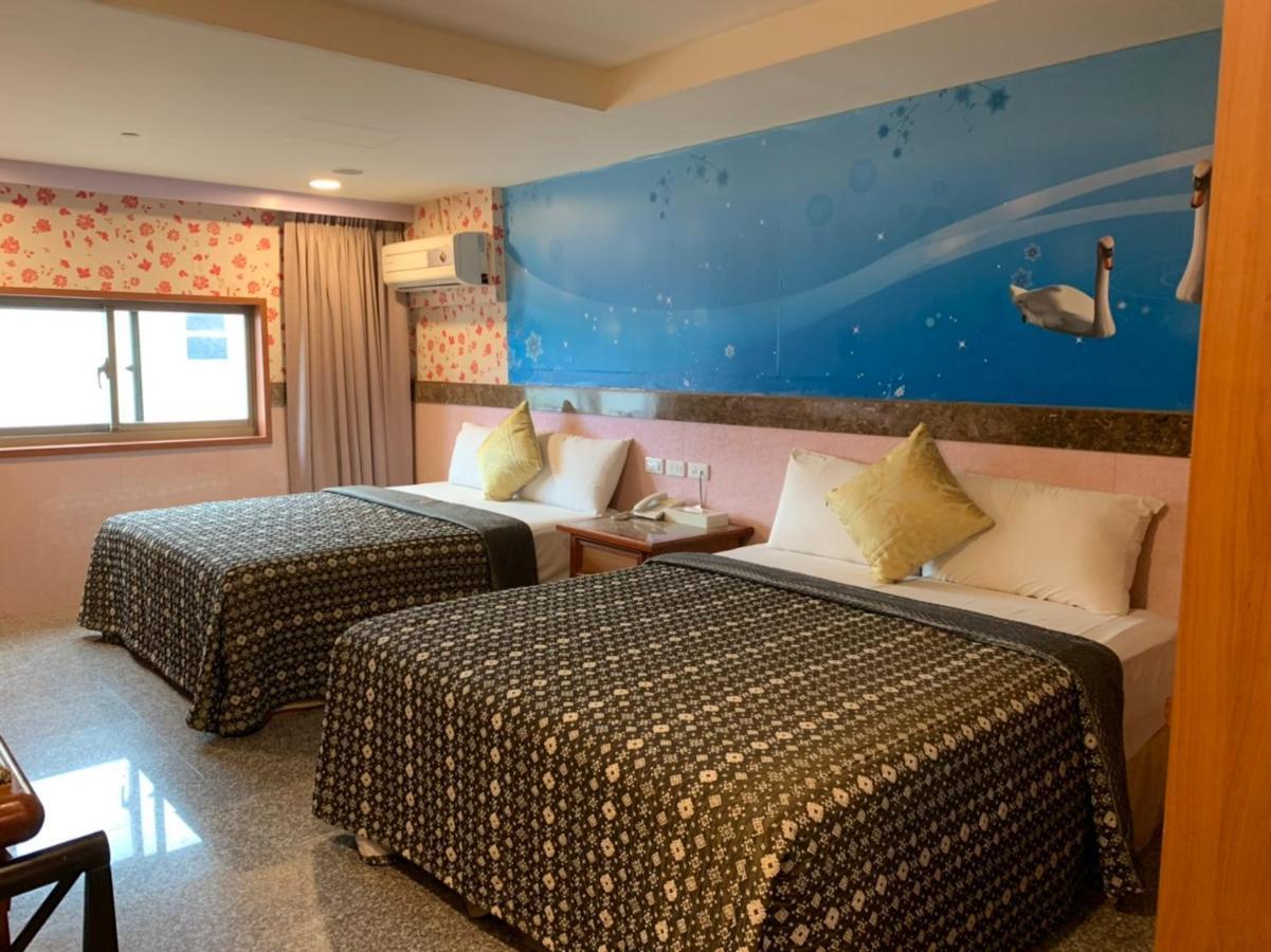 Yi Pin Business Hotel 타오위안 외부 사진